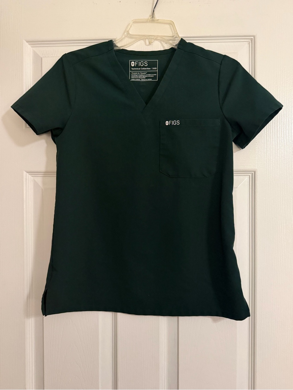 Figs Women's Catarina V-Neck Scrub Top in British Racing Green